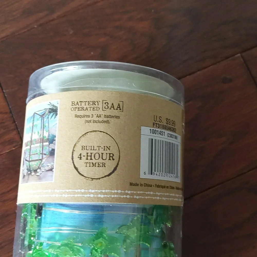 Flamingo/palm tree decor - Picture 6 of 8